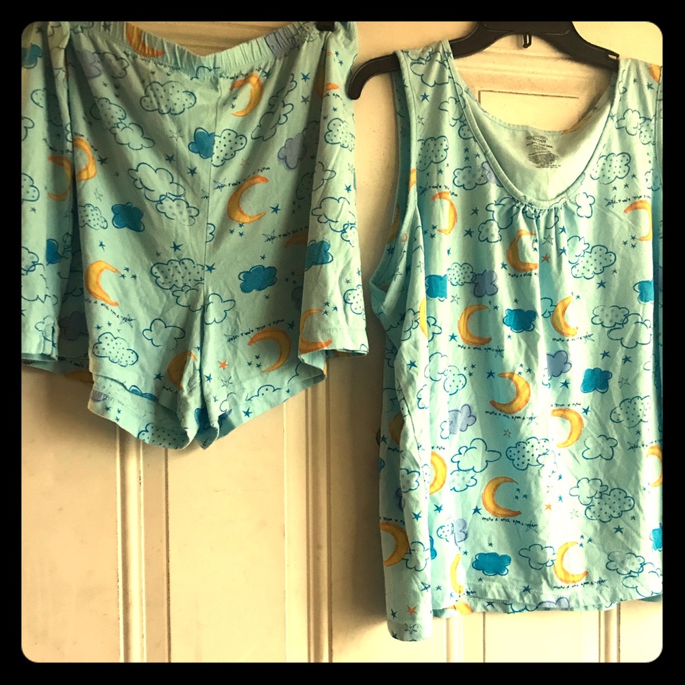 Woman’s sleepwear